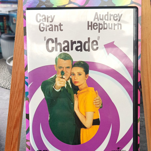 Universal charade dvd - universal,