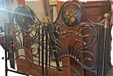 letto in ferro matrimoniale  con rosoni dipinti epoca liberty