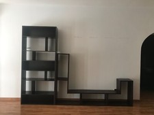 Libreria mensile legno scuro massiccio e struttura a L per piano tv