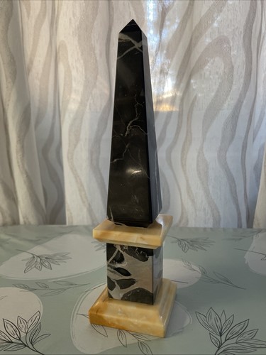 Obelisco scultura marmo nero - scultura,