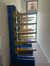 Scaffalatura Cantilever per la gestione magazzino 4 colonne 5 piani 2x2,6 metri