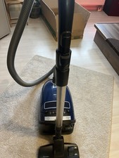 Aspirapolvere per pavimenti