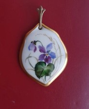 Vecchio Ciondolo in Porcellana