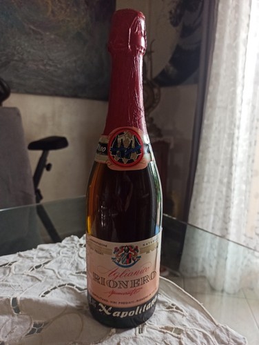Bottiglia vino rionero - vino, r2