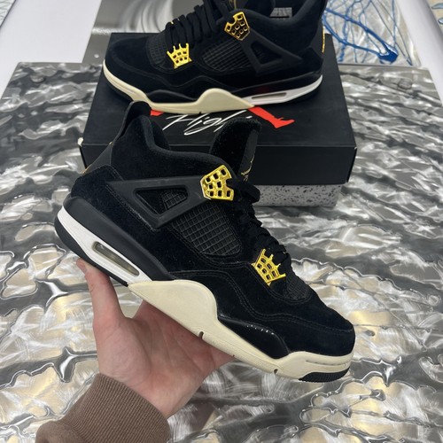 Size jordan retro royalty - 4,
