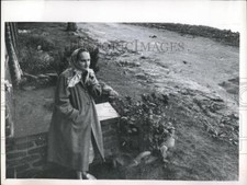 1961 Press Photo Mrs. Louis