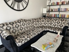 Divano angolare 270x180. Tessuto Broccato Damascato. Nero/Panna. (posti 3x2).