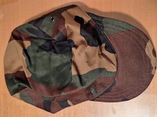 CAPPELLINO  VINTAGE MILITARE ESERCITO ITALIANO. MIMETICO
