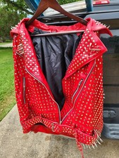 Giacca pelle rossa borchie