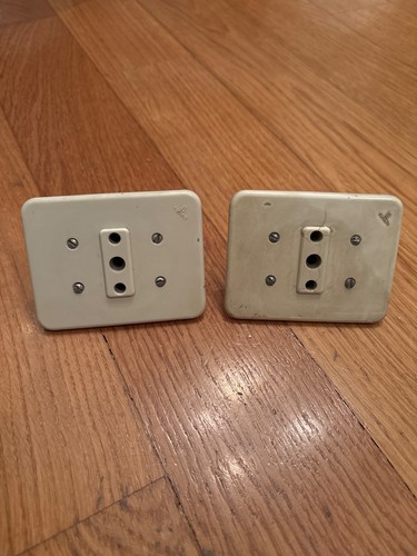 Placca per presa elettrica - placca,