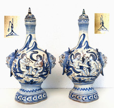 SAVONE Italie Grande Paire de Gourdes Faïence Majolique Italienne Putti XVIIIème