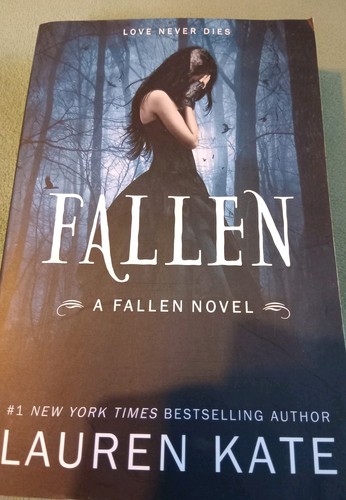 Fallen lauren kate - fallen,