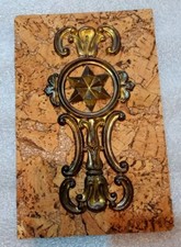 Fregio Ottone Dorato Su Base Sughero