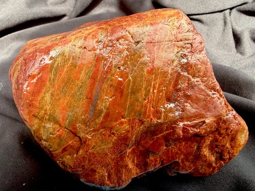 Grande diaspro rosso naturale