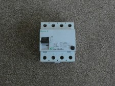 Interruttore di protezione