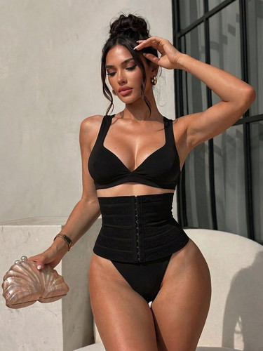 Comodo intimo nero modellante