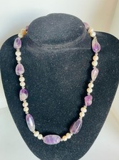 Collana girocollo con perle di fiume e pietre colori moda