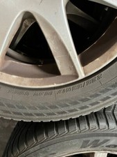 Vendo cerchi e gomme invernali usate per VW Tiguan 1 Serie.