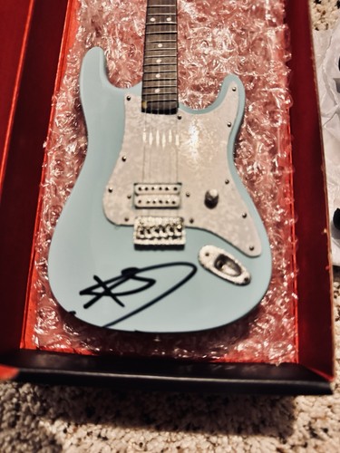 Chitarra autografata tom - chitarra,
