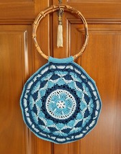 Borsa rotonda all'uncinetto
