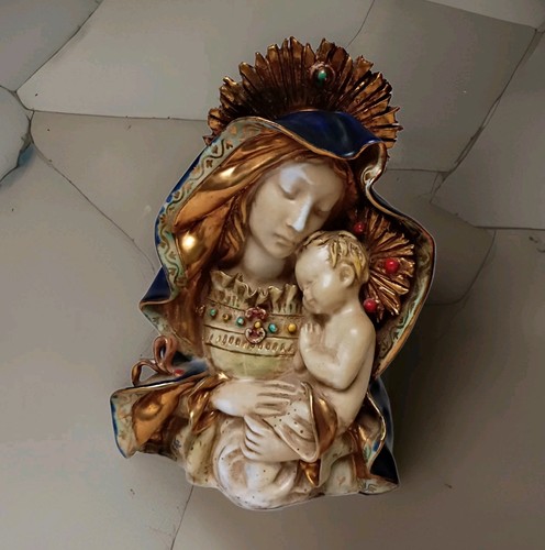 Carbet signed madonna child - signed,
