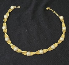 COLLANA TRIFARI COLOR ORO E PERLE FINTE CM.33,5 REGOLABILE FINO A CM.40 USATA