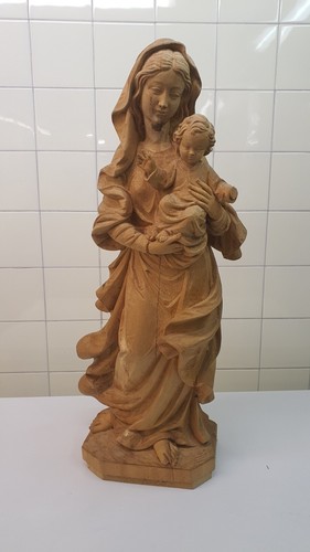Madonna con bambino - , scolpita