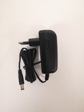 Alimentatore switching input 100-240VAC presa a muro - output 5VDC 3A 5,5mm 