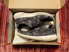 USED: Nike Roshe Run - Nike