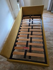 Letto singolo OGGIONI in tessuto antimacchia, completo di materasso