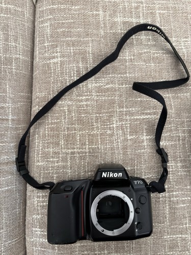 Fotocamera nikon f70 nera - fotocamera, solo