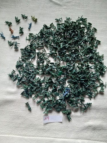 300 soldatini lotto airfix - (,