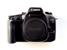 TOP: Canon EOS 30 con Eye-AF