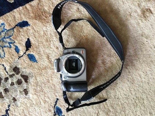 Fotocamera digitale ribelle