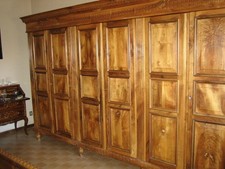 Armadio in noce massiccio,anni