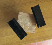 2 MANIGLIE IN ALLUMINIO COLOR NERO E VITI IN FERRO -