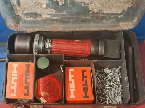 Pistola per unghie hilti - per,