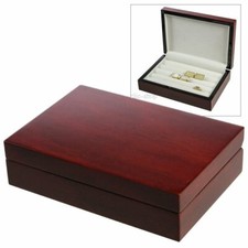 UNA SCATOLA CASSETTA