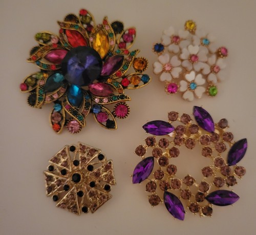Splendido lotto spille bouquet