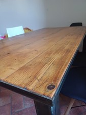 Tavolo in legno  e ferro fatto artigianalmente 