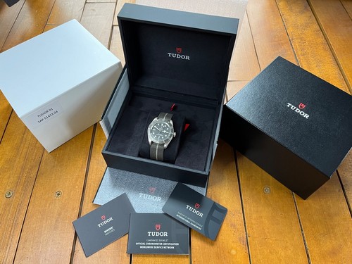 Tudor black bay fifty - black,