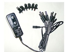 ALIMENTATORE 8 USCITE EFFETTI PEDALINI CHITARRA BASSO TIPO BOSS BEHRINGER 9 V 