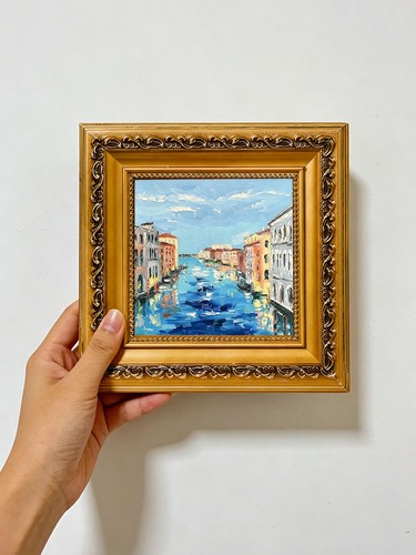 Canale venezia con edifici - venezia,
