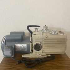 Pompa per vuoto a palette rotativa doppio stadio Leybold D16A Trivac con motore GE 5KCR47UG26BT