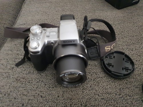 Sony cyber shot dsc - sony,
