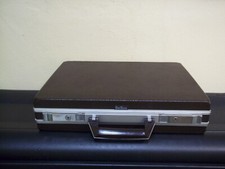 Valigetta 24 ore da lavoro di colore nero firmata Delsey