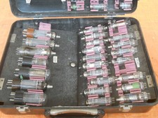 valigetta con 54 valvole