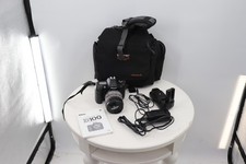 Nikon D100 con obiettivo