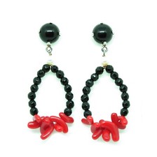 ORECCHINI DI CORALLO E ONICE
