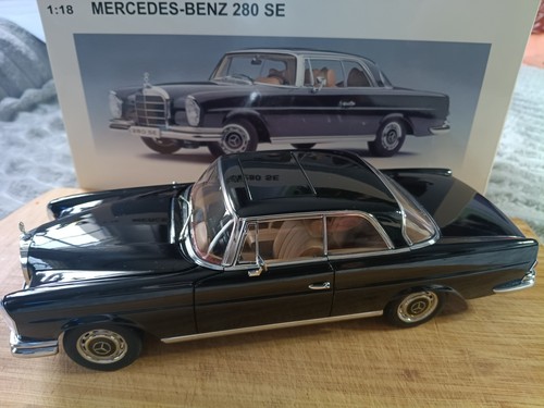 Autoart 76286 - 1:18,